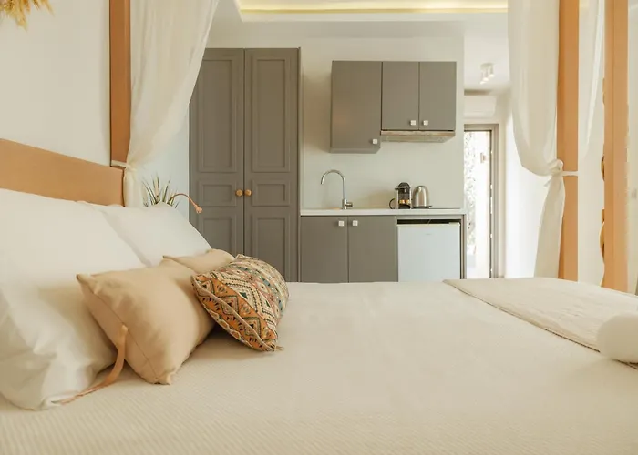 Golden Bay Suites&Maisonettes