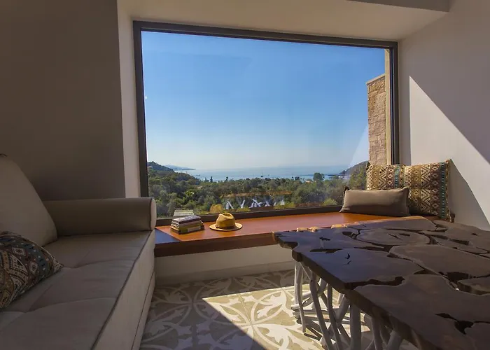 Golden Bay Suites&Maisonettes