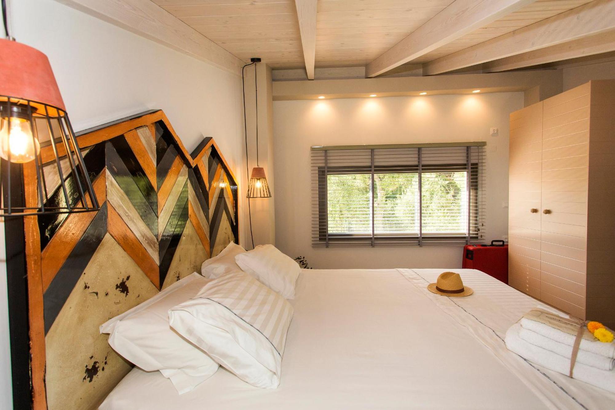 Golden Bay Suites&maisonettes
