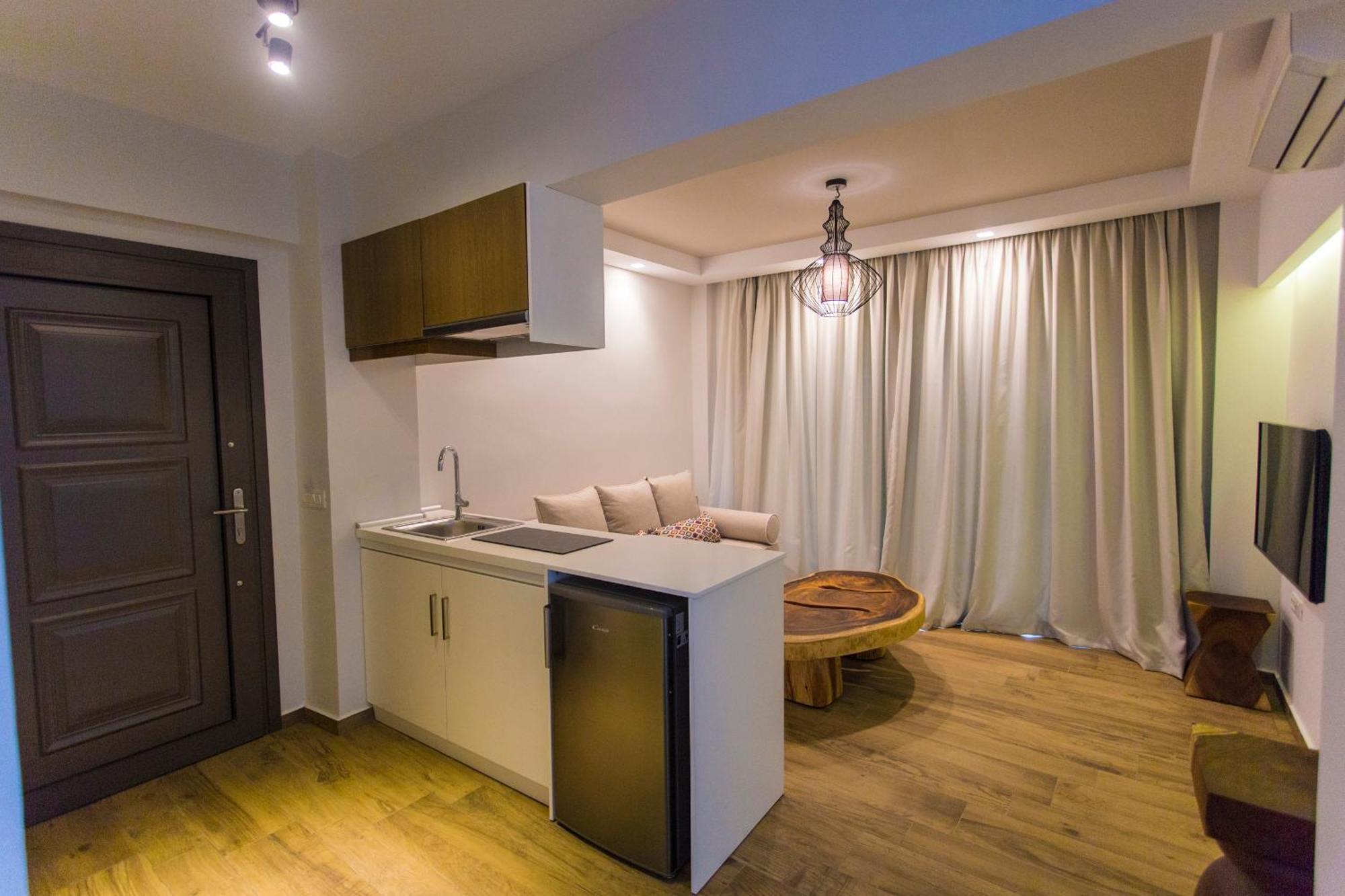 Golden Bay Suites&maisonettes