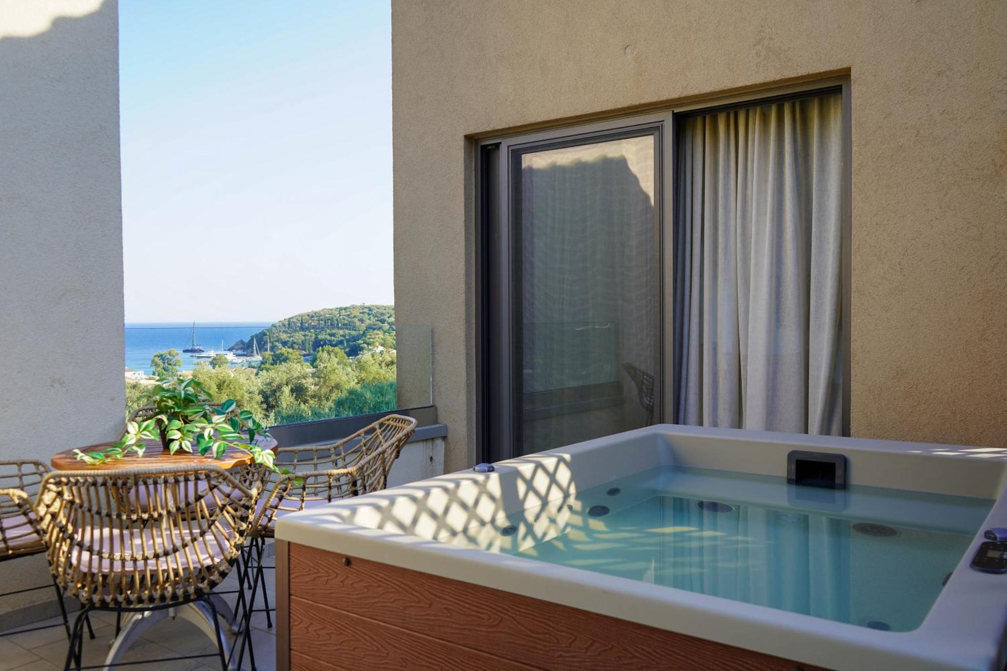 Golden Bay Suites&maisonettes Parga