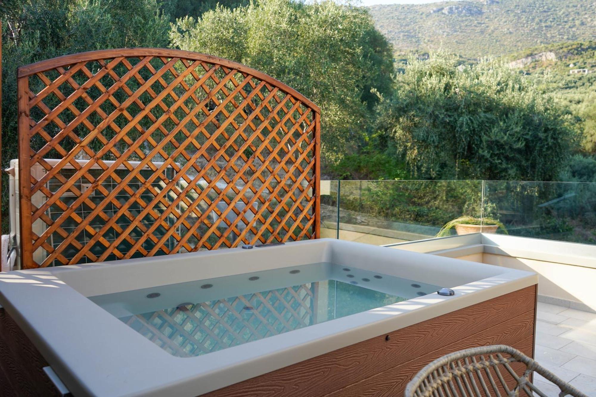 Golden Bay Suites&maisonettes