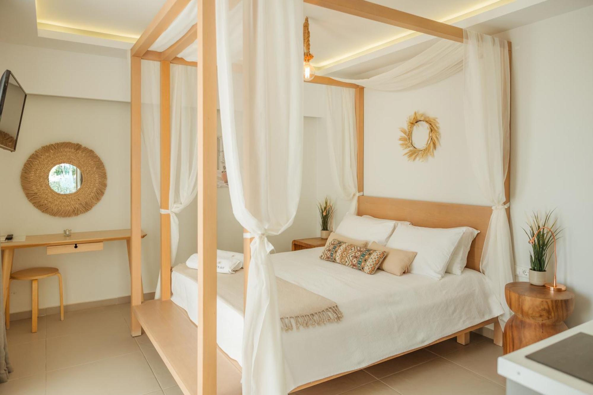 Golden Bay Suites&maisonettes