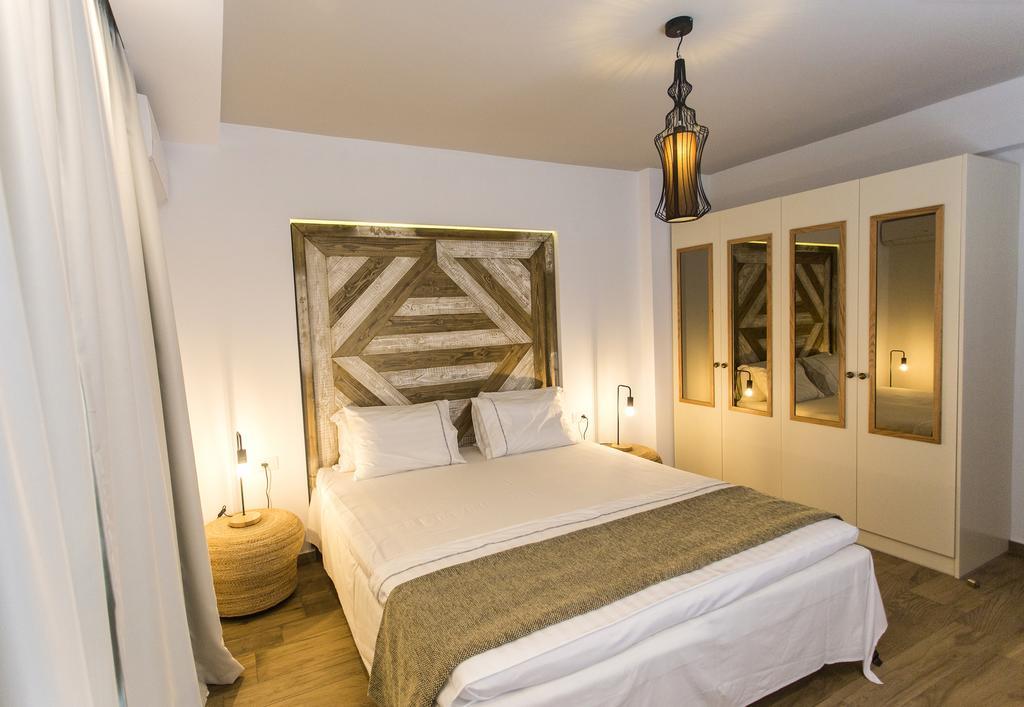 Hébergement de vacances Golden Bay Suites&maisonettes *